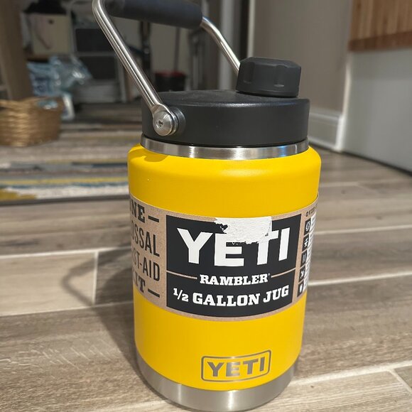 YETI Rambler 0.5 gallon - Alpine yellow